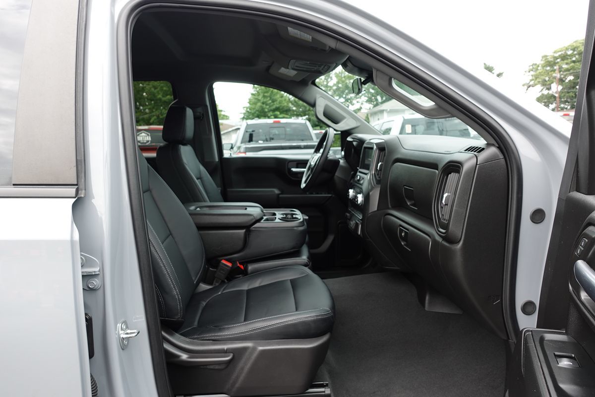 Photo 33 of this GMC Sierra 1500