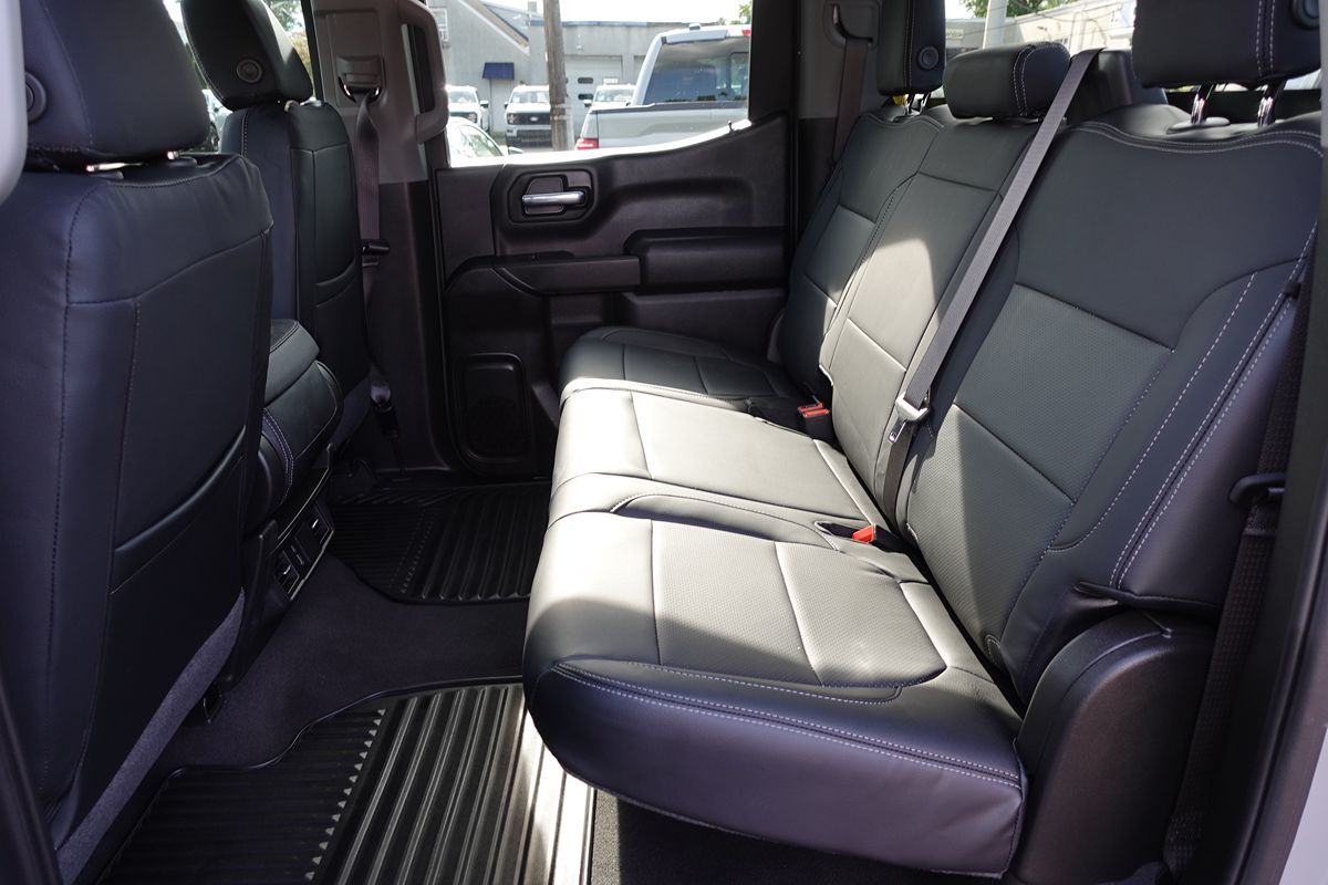 Photo 23 of this Chevrolet Silverado 1500