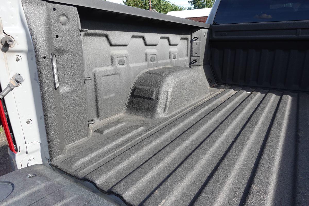 Photo 26 of this Chevrolet Silverado 1500