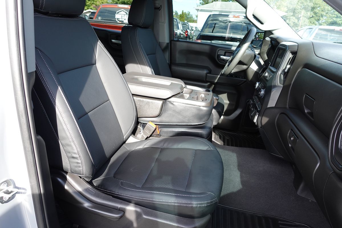 Photo 35 of this Chevrolet Silverado 1500