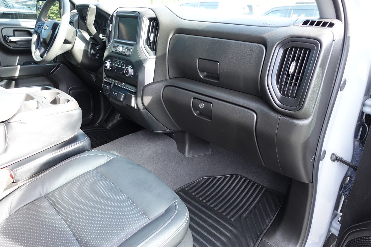 Photo 36 of this Chevrolet Silverado 1500