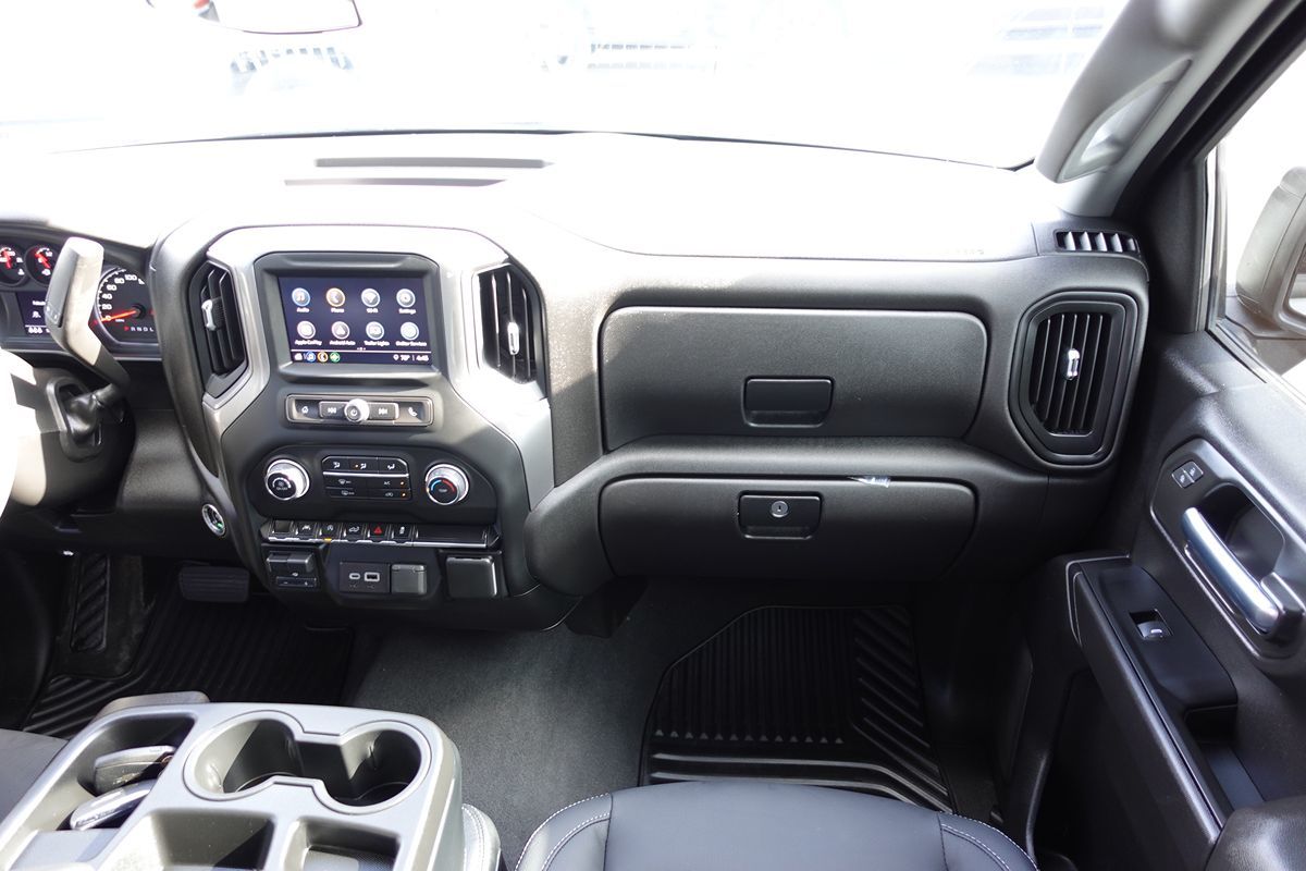 Photo 40 of this Chevrolet Silverado 1500