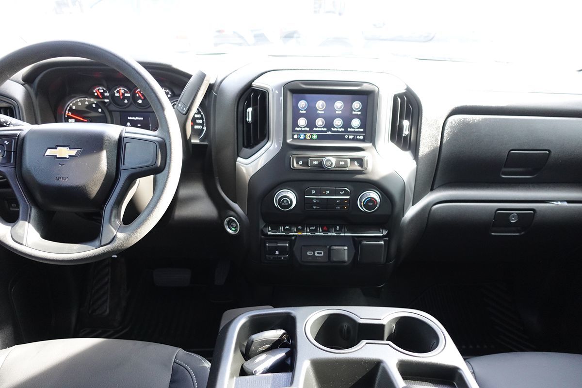 Photo 41 of this Chevrolet Silverado 1500
