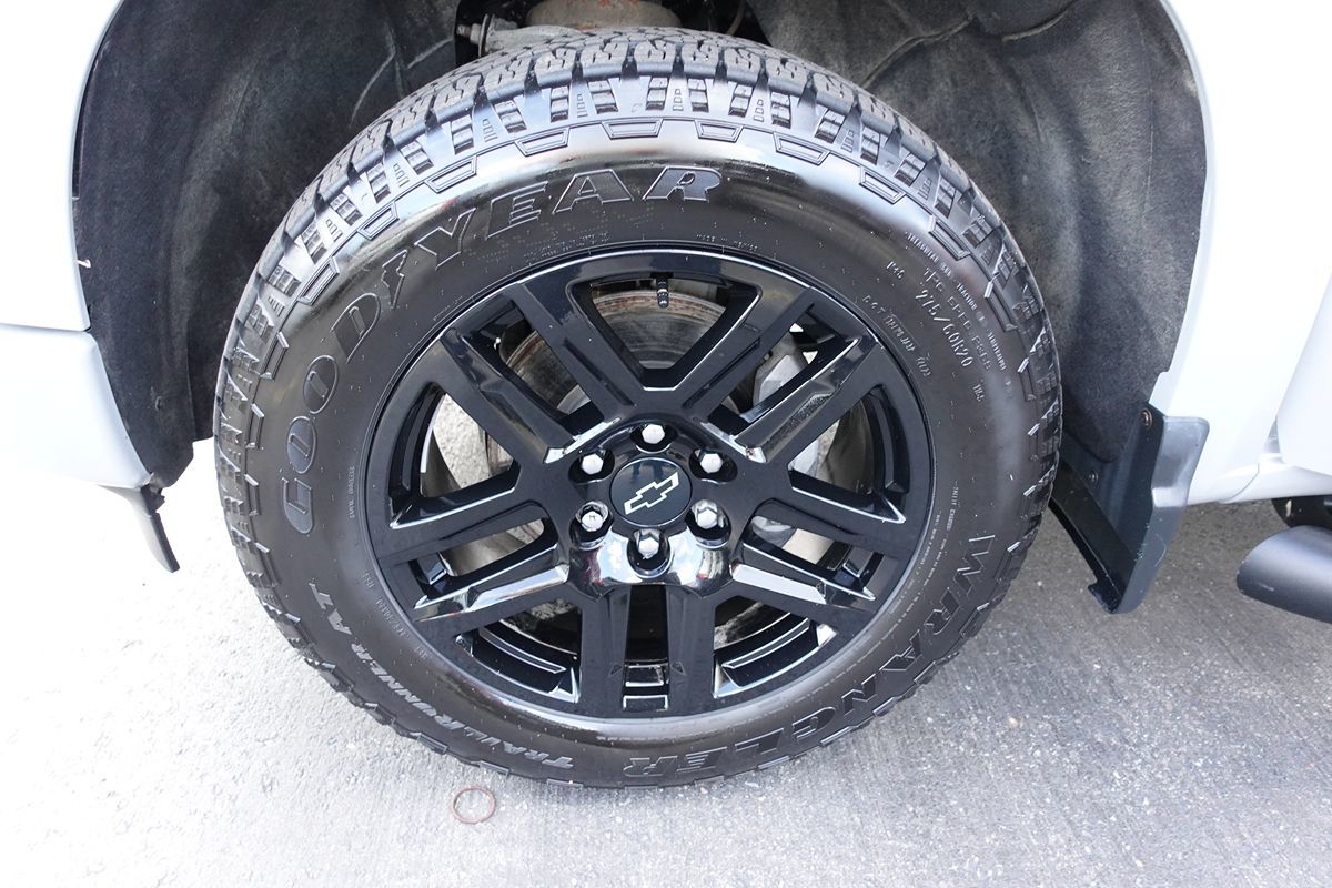 Photo 54 of this Chevrolet Silverado 1500