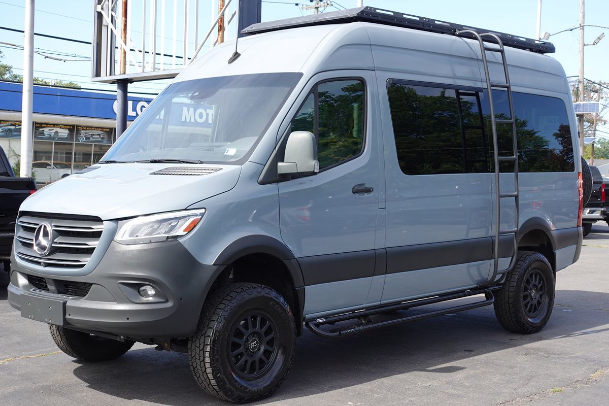 2020 Mercedes-Benz Sprinter Passenger Van 2500 Standard Roof V6 144" 4WD