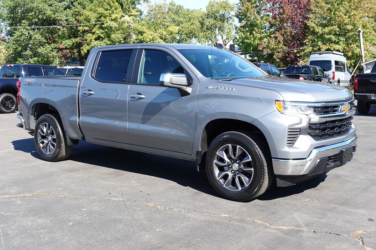 Photo 4 of this Chevrolet Silverado 1500