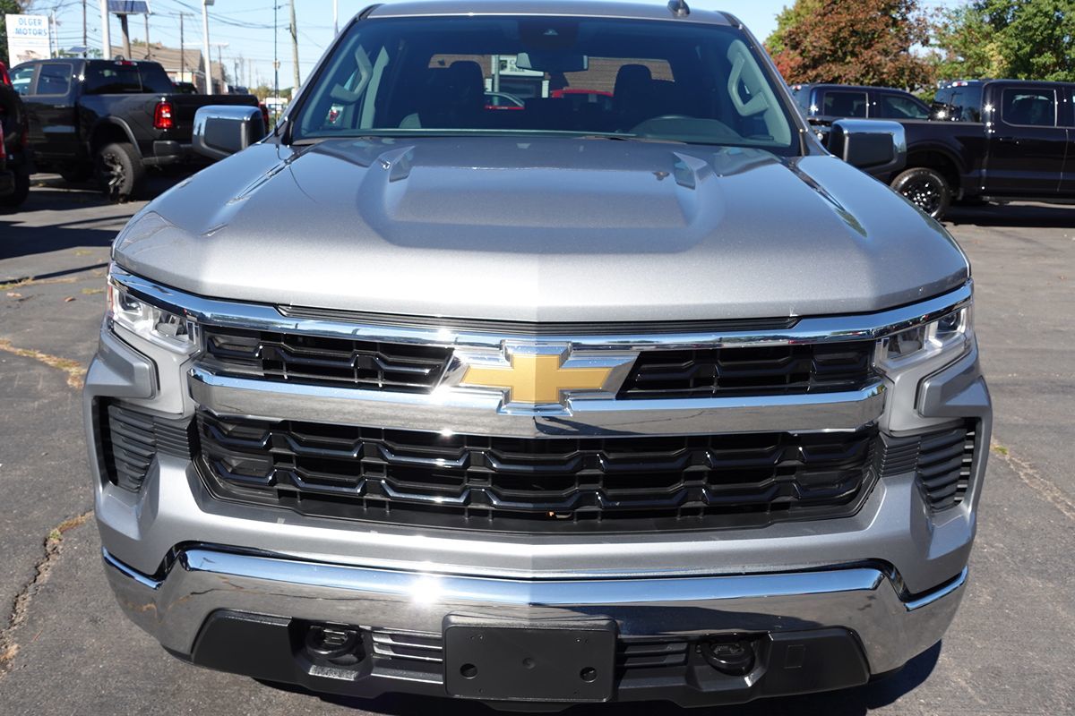 Photo 8 of this Chevrolet Silverado 1500