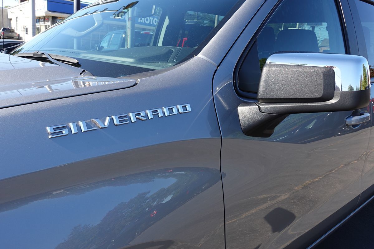 Photo 9 of this Chevrolet Silverado 1500