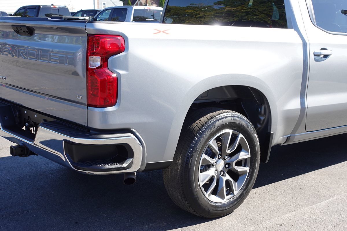 Photo 12 of this Chevrolet Silverado 1500
