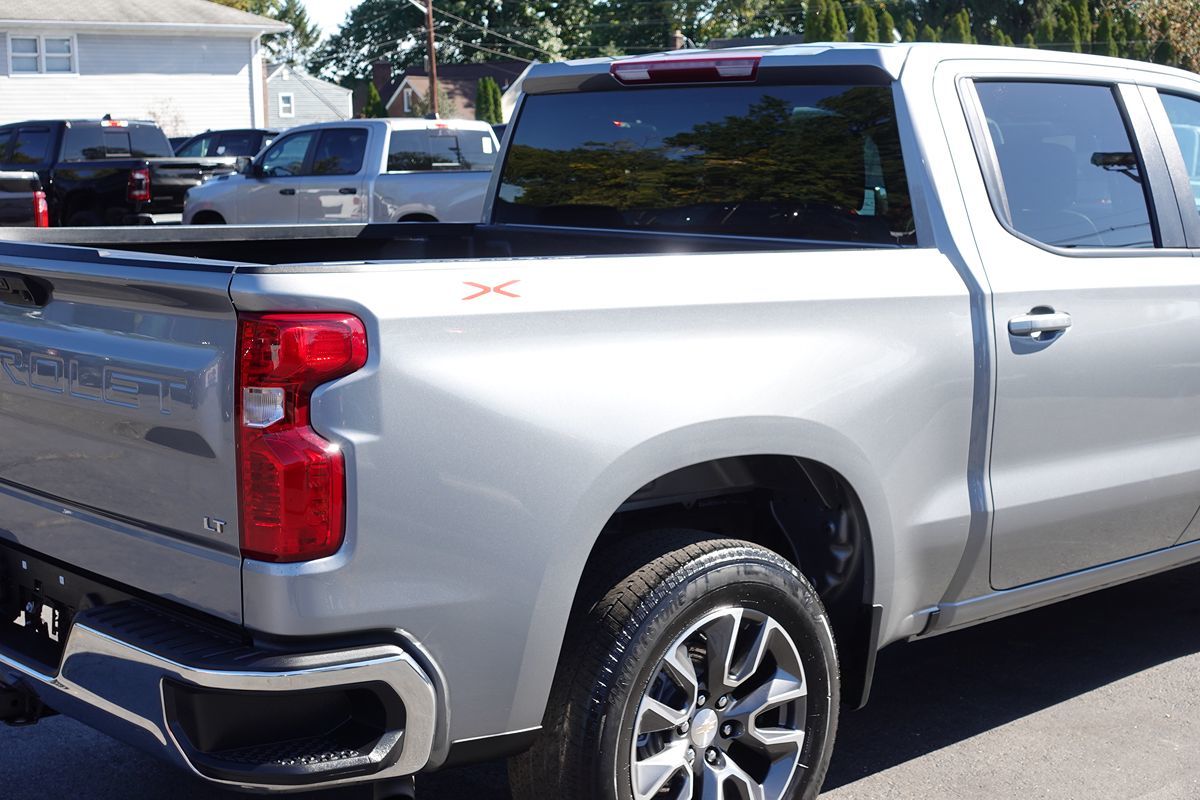Photo 13 of this Chevrolet Silverado 1500