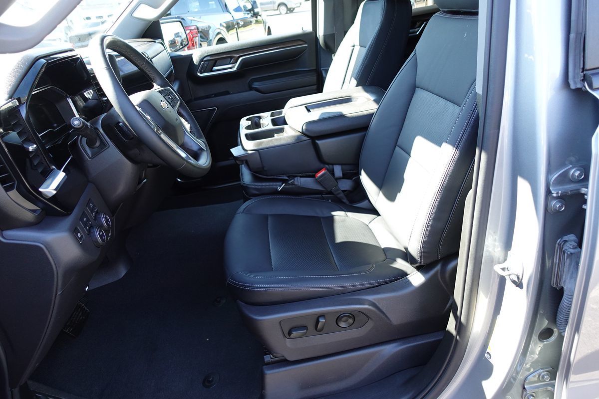 Photo 20 of this Chevrolet Silverado 1500