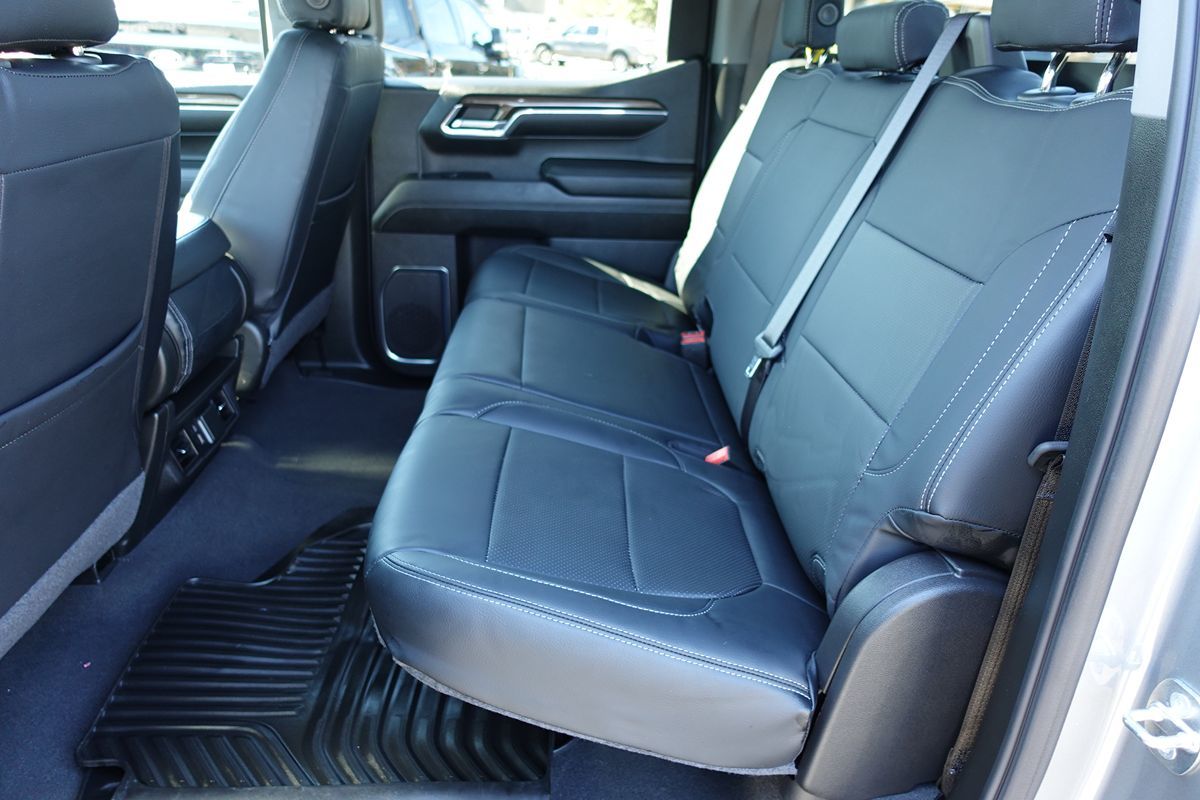Photo 25 of this Chevrolet Silverado 1500