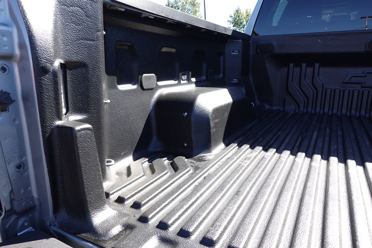 Photo 27 of this Chevrolet Silverado 1500