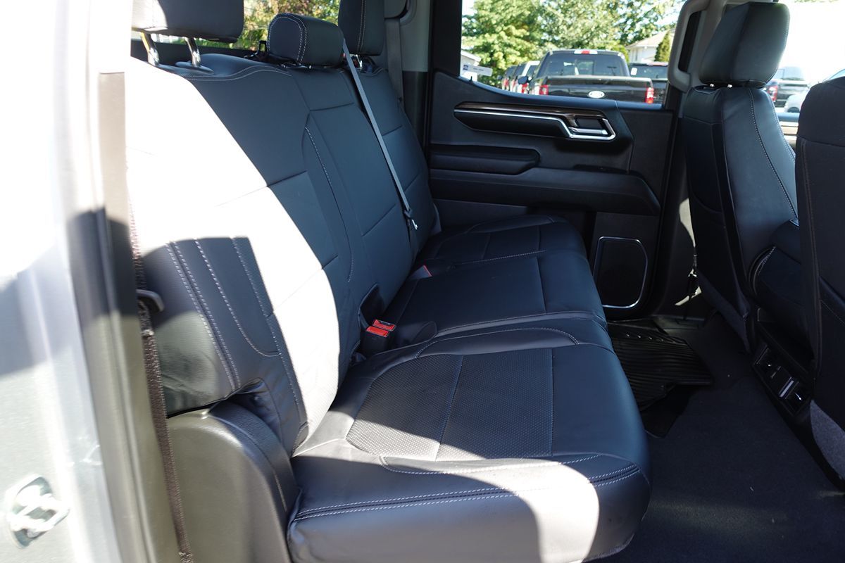 Photo 32 of this Chevrolet Silverado 1500