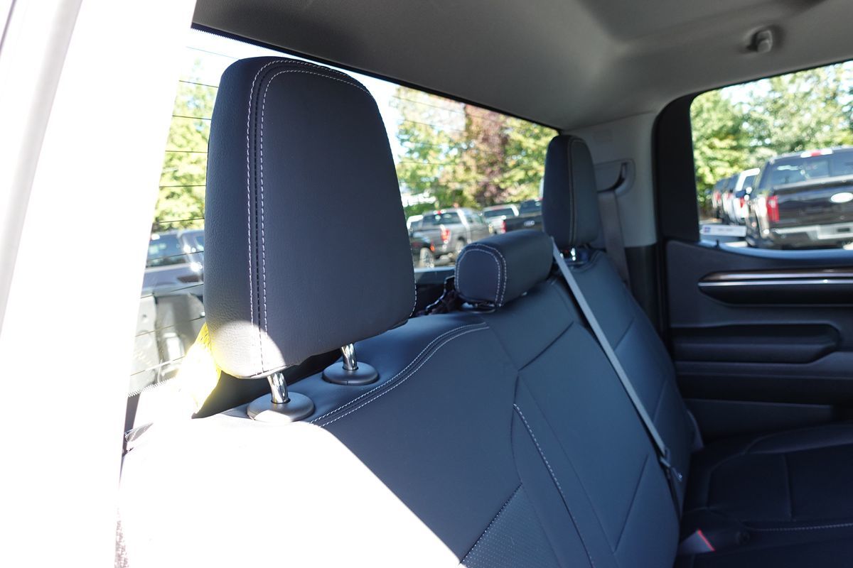 Photo 33 of this Chevrolet Silverado 1500