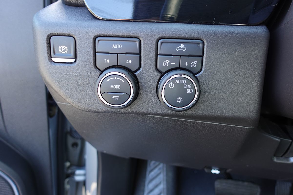 Photo 55 of this Chevrolet Silverado 1500