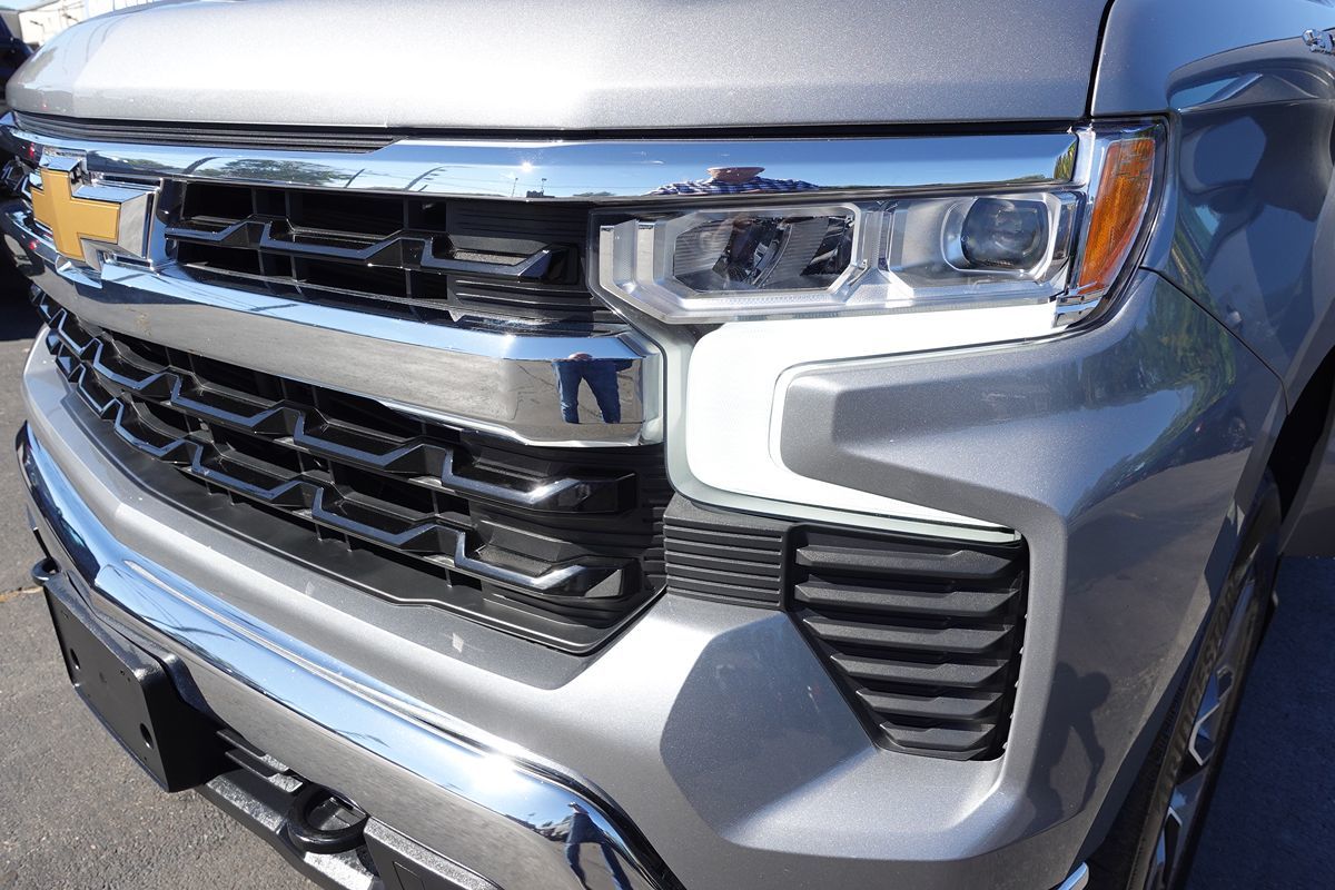 Photo 60 of this Chevrolet Silverado 1500
