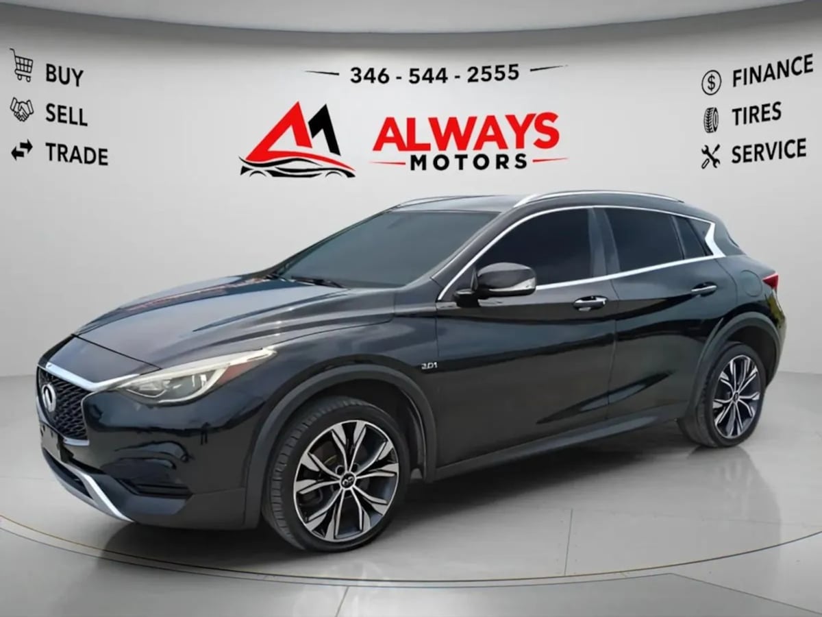  2017 INFINITI QX30 Luxury AWD   