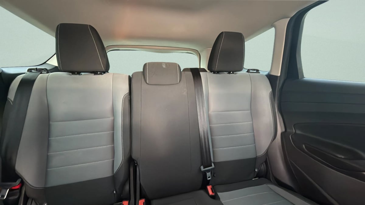 Photo 11 of this Ford Escape