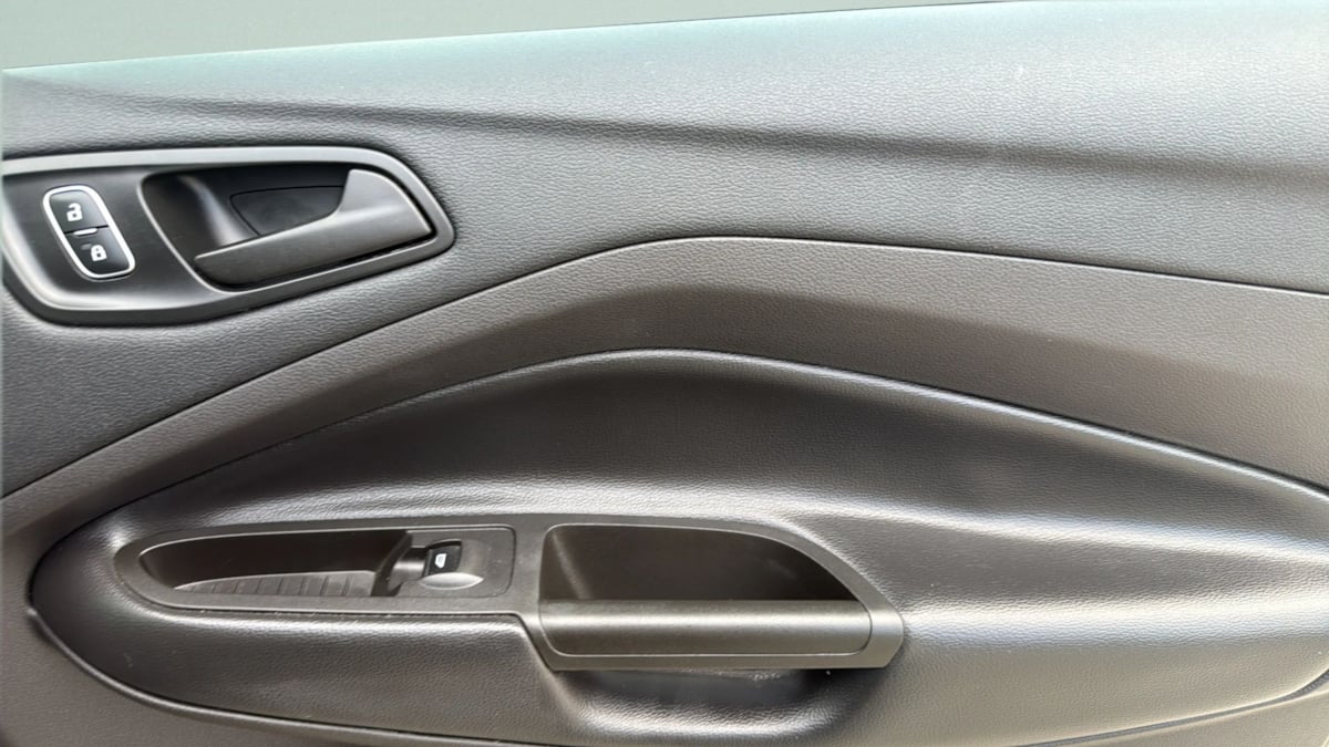 Photo 17 of this Ford Escape