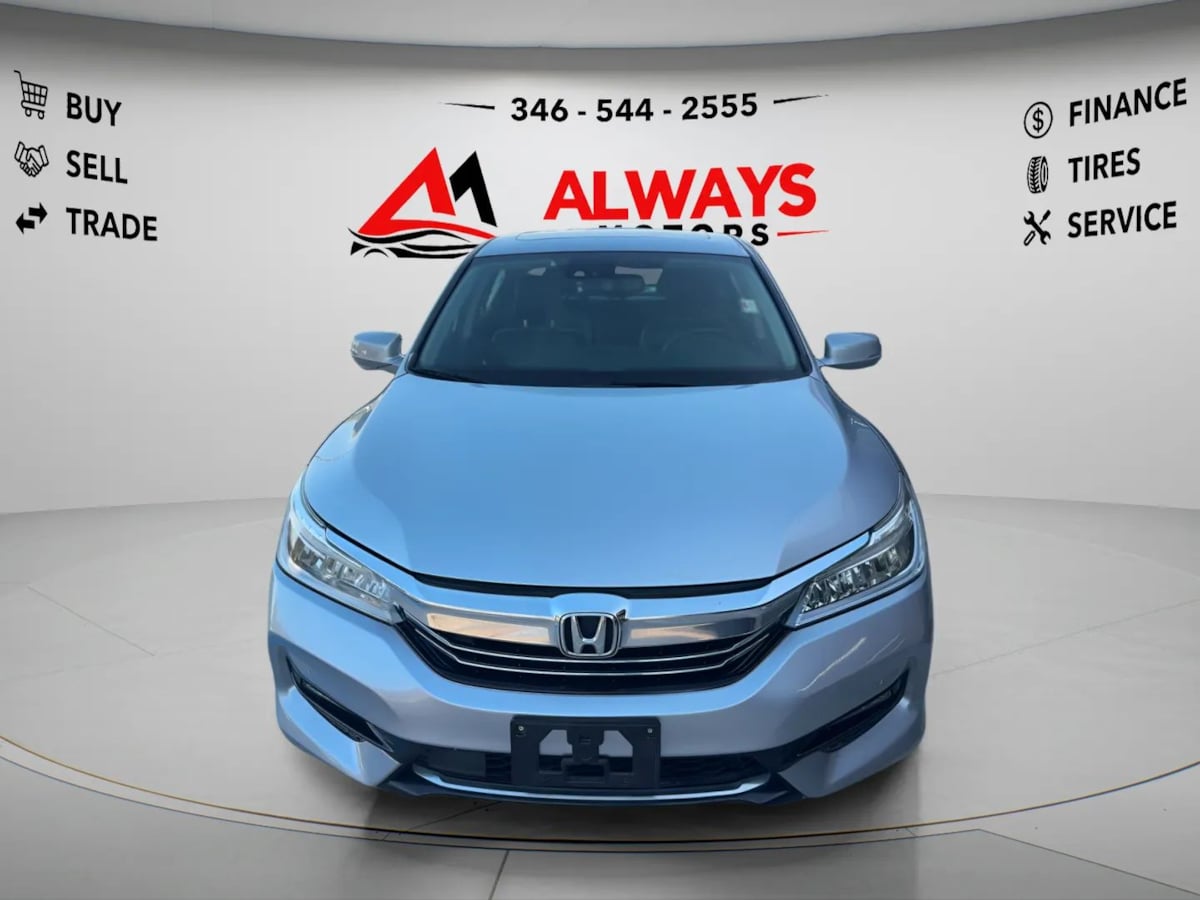 Photo 2 of this Honda Accord Hybrid