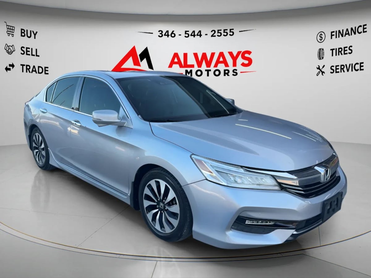 Photo 3 of this Honda Accord Hybrid