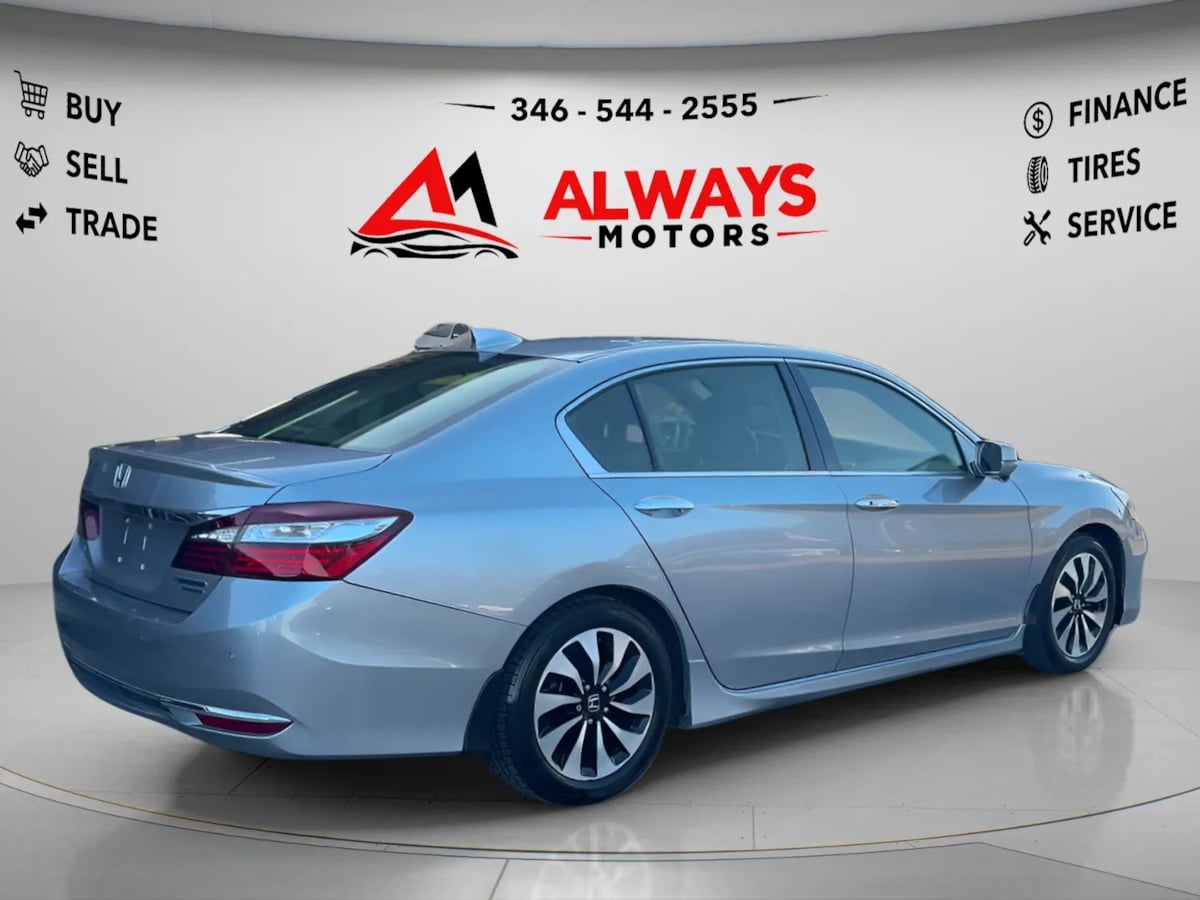 Photo 5 of this Honda Accord Hybrid