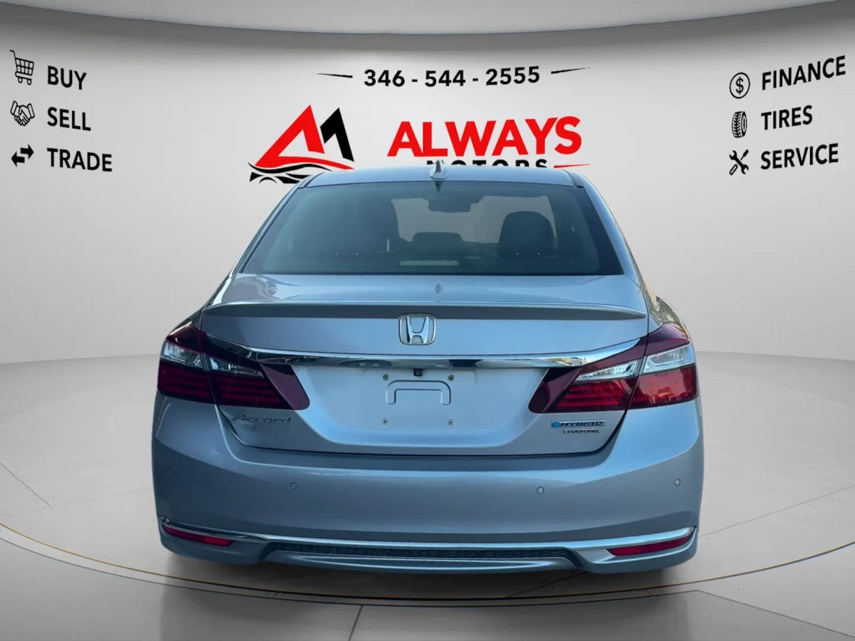 Photo 6 of this Honda Accord Hybrid