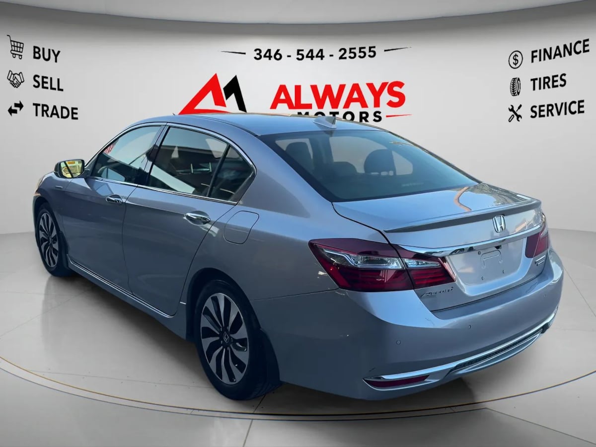 Photo 7 of this Honda Accord Hybrid