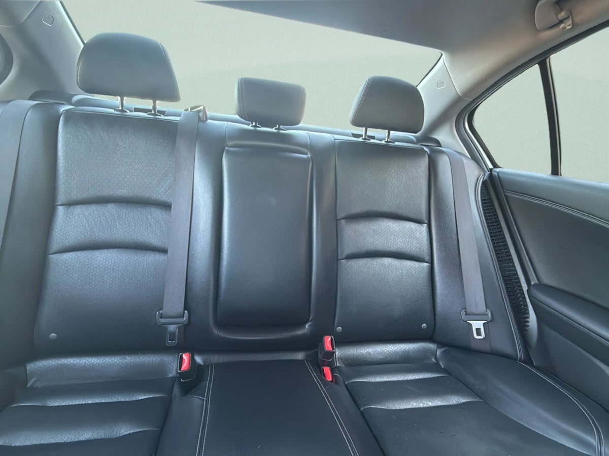 Photo 11 of this Honda Accord Hybrid