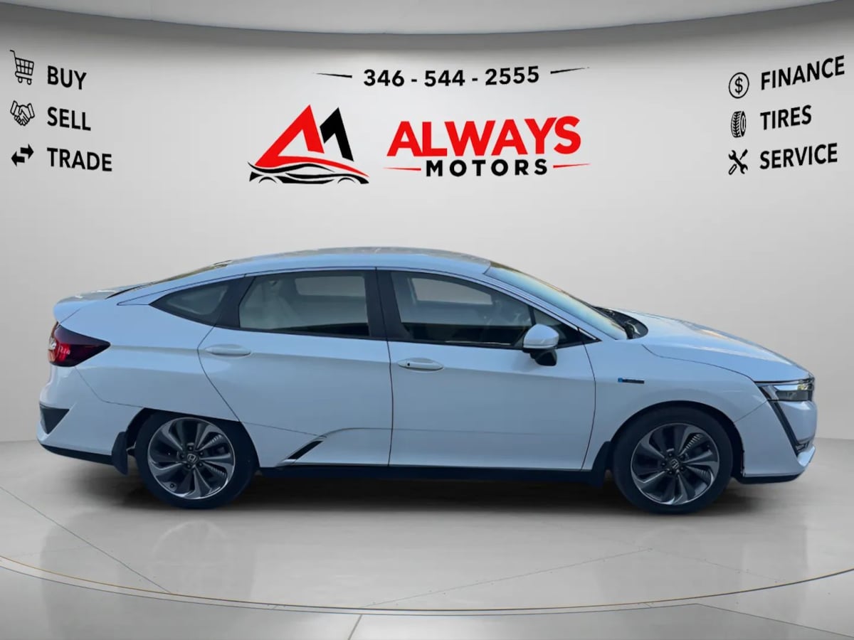 Photo 4 of this Honda Clarity Plug-In Hybrid