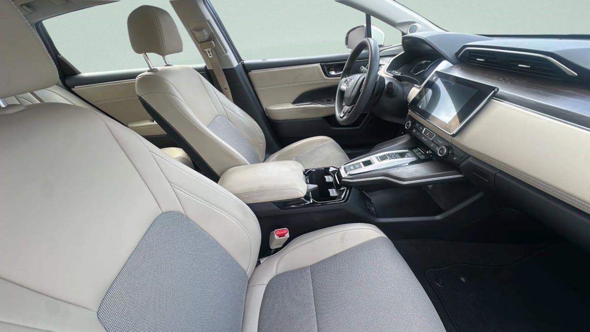 Photo 10 of this Honda Clarity Plug-In Hybrid