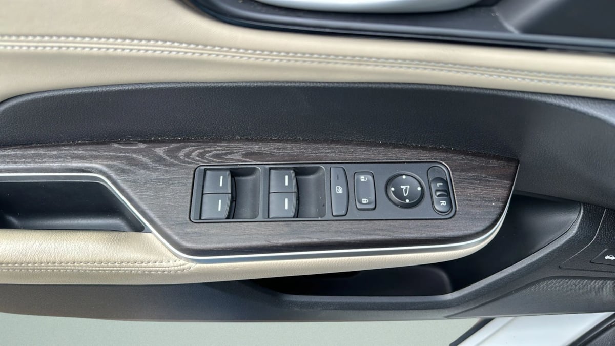 Photo 14 of this Honda Clarity Plug-In Hybrid