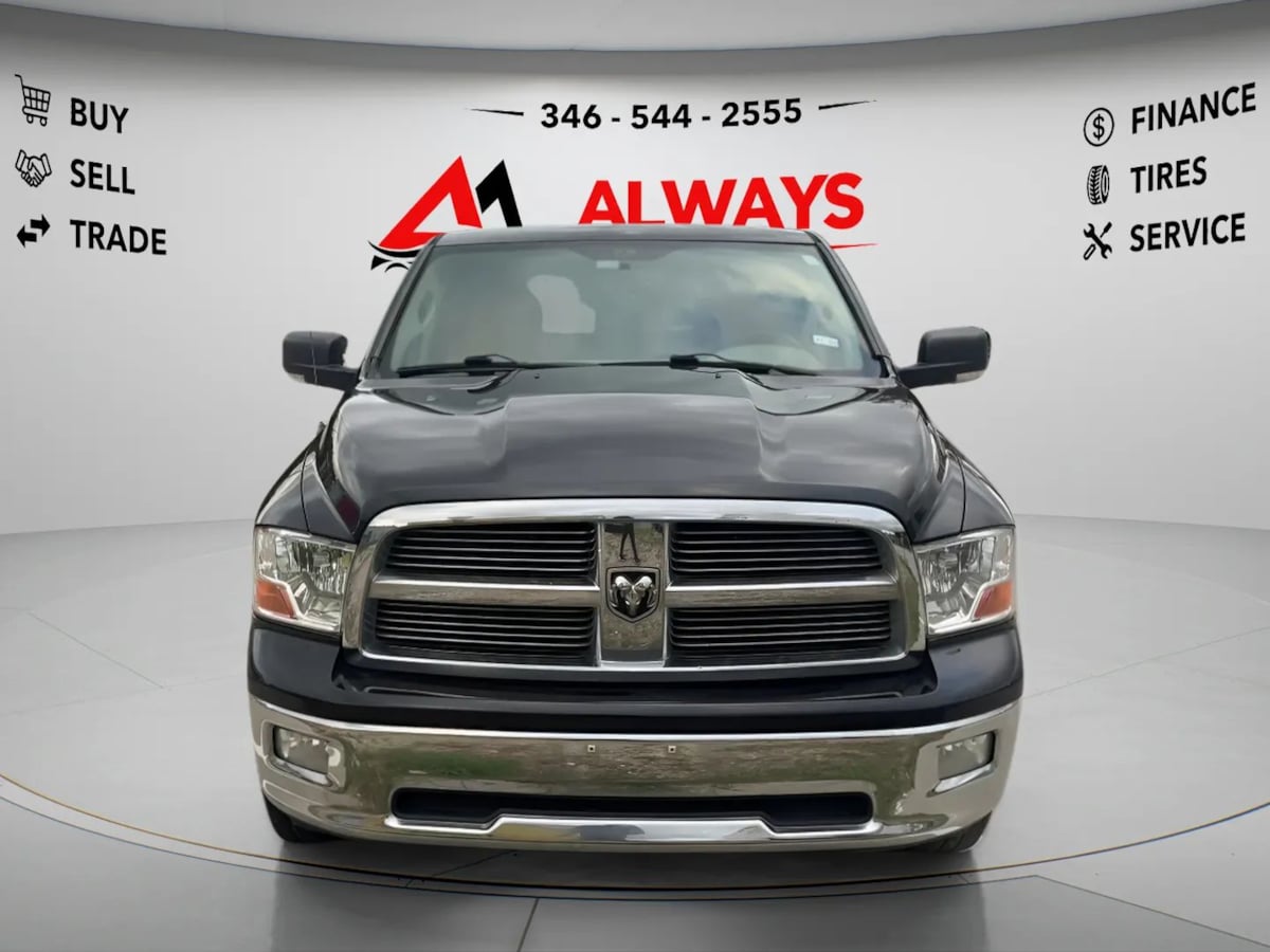 Photo 2 of this Dodge Ram 1500