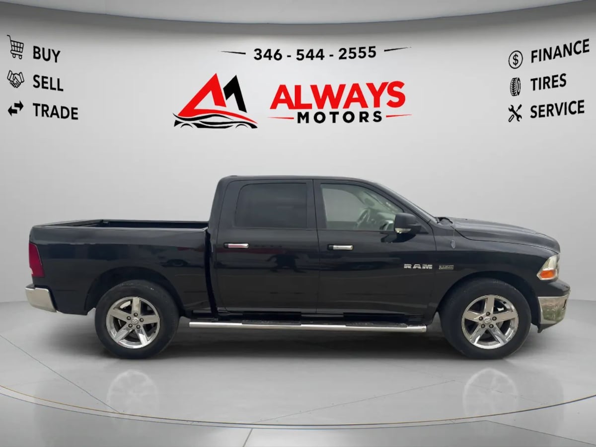 Photo 4 of this Dodge Ram 1500