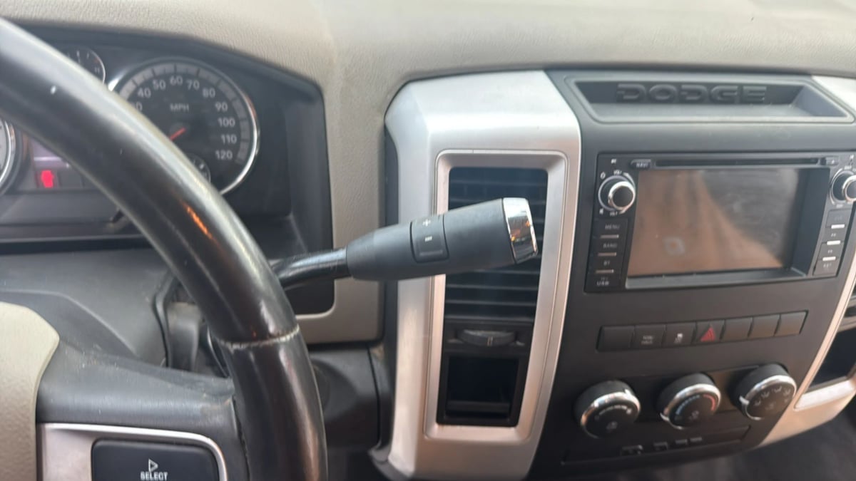 Photo 15 of this Dodge Ram 1500