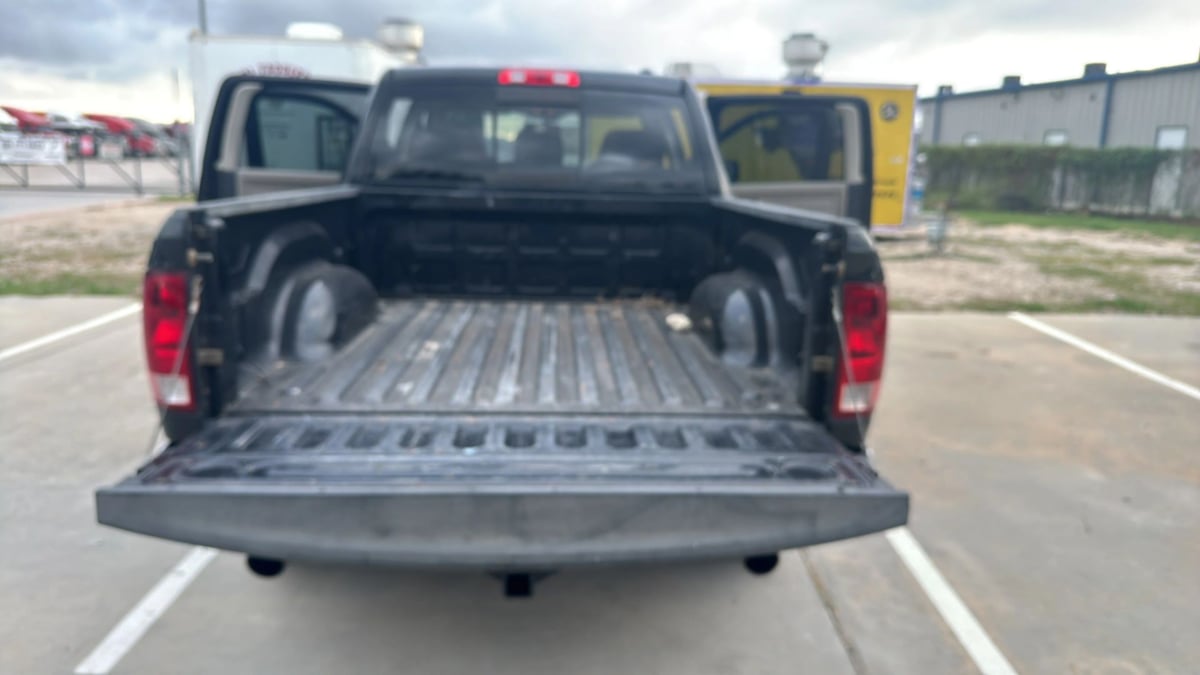 Photo 21 of this Dodge Ram 1500
