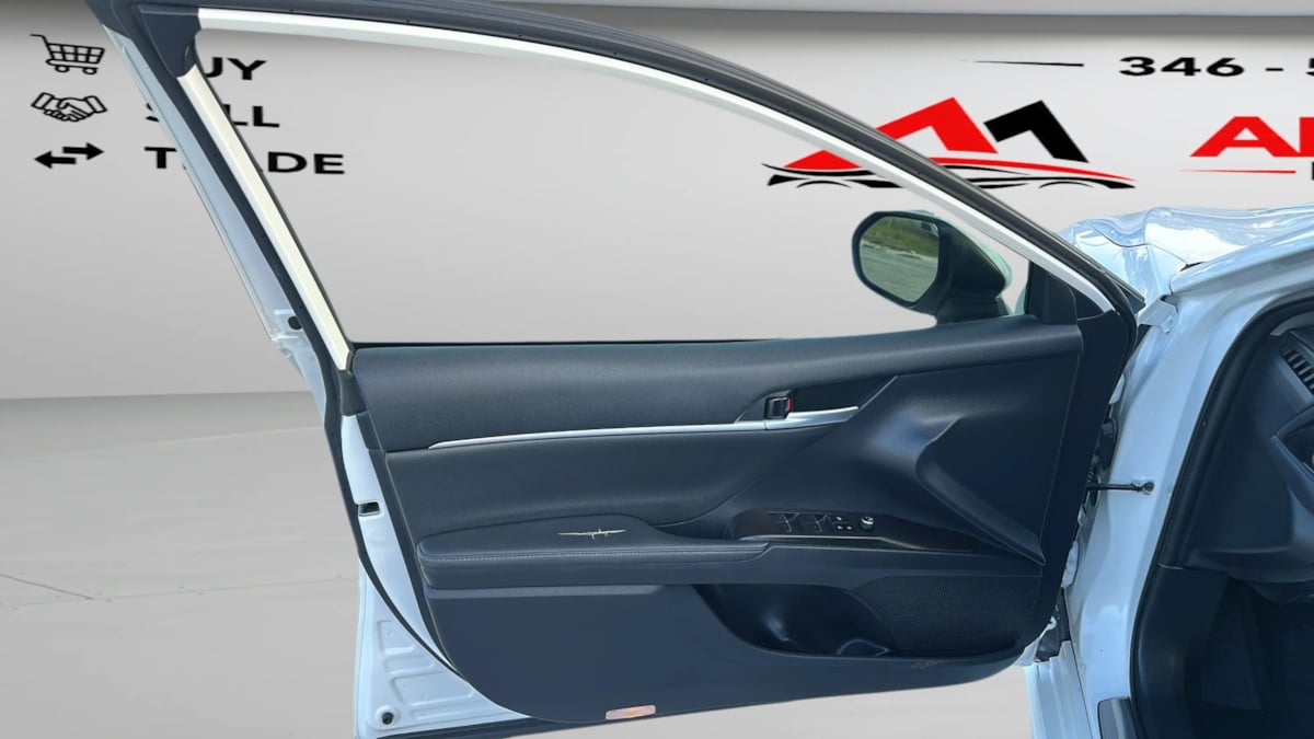 Photo 15 of this Toyota Camry