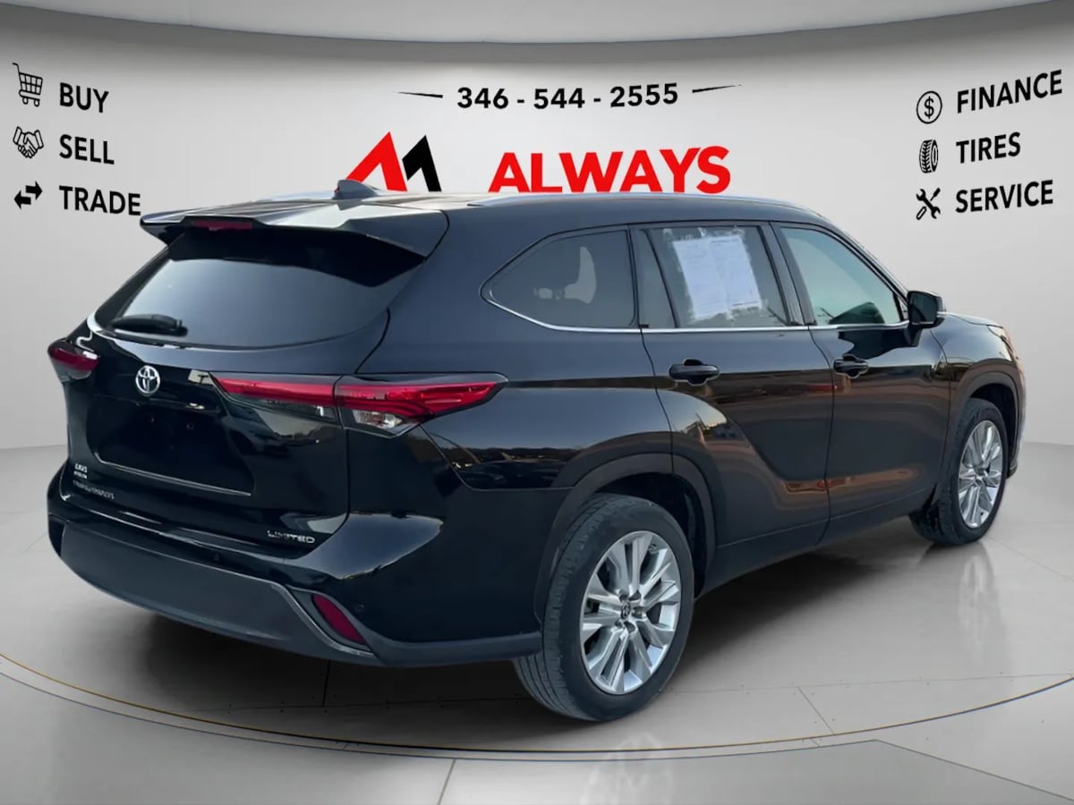 Photo 5 of this Toyota Highlander