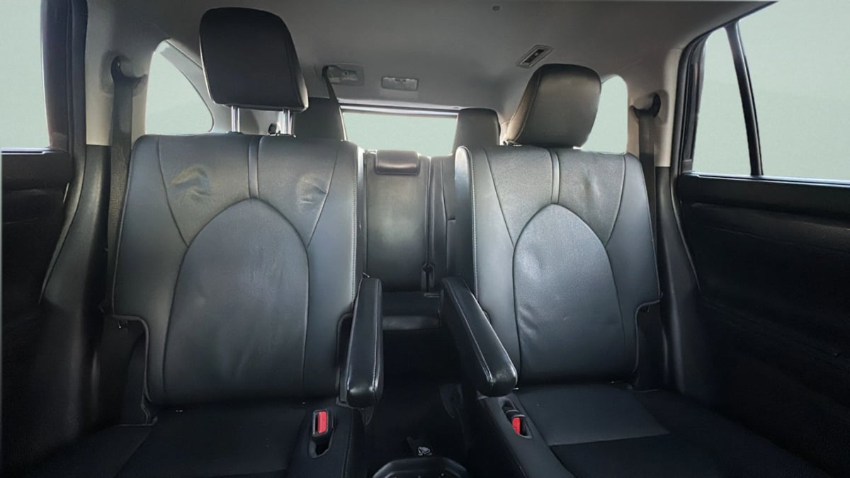 Photo 11 of this Toyota Highlander