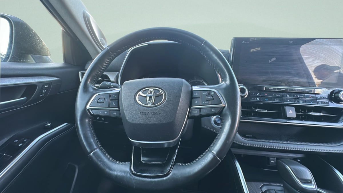 Photo 13 of this Toyota Highlander