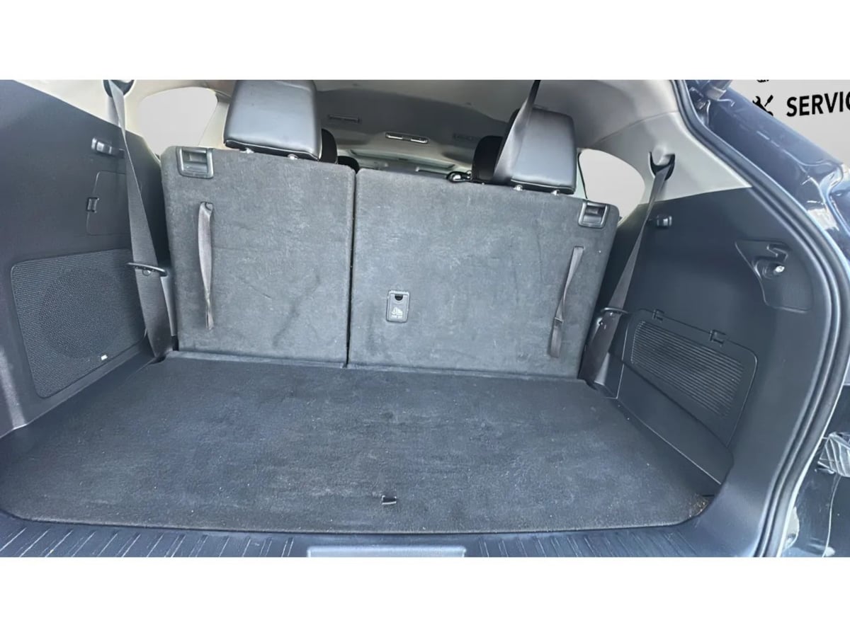 Photo 19 of this Toyota Highlander