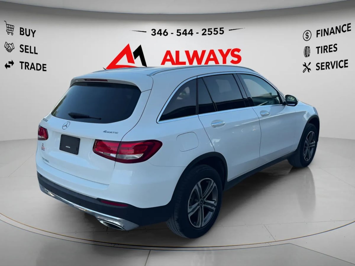 Photo 5 of this Mercedes-Benz GLC 300