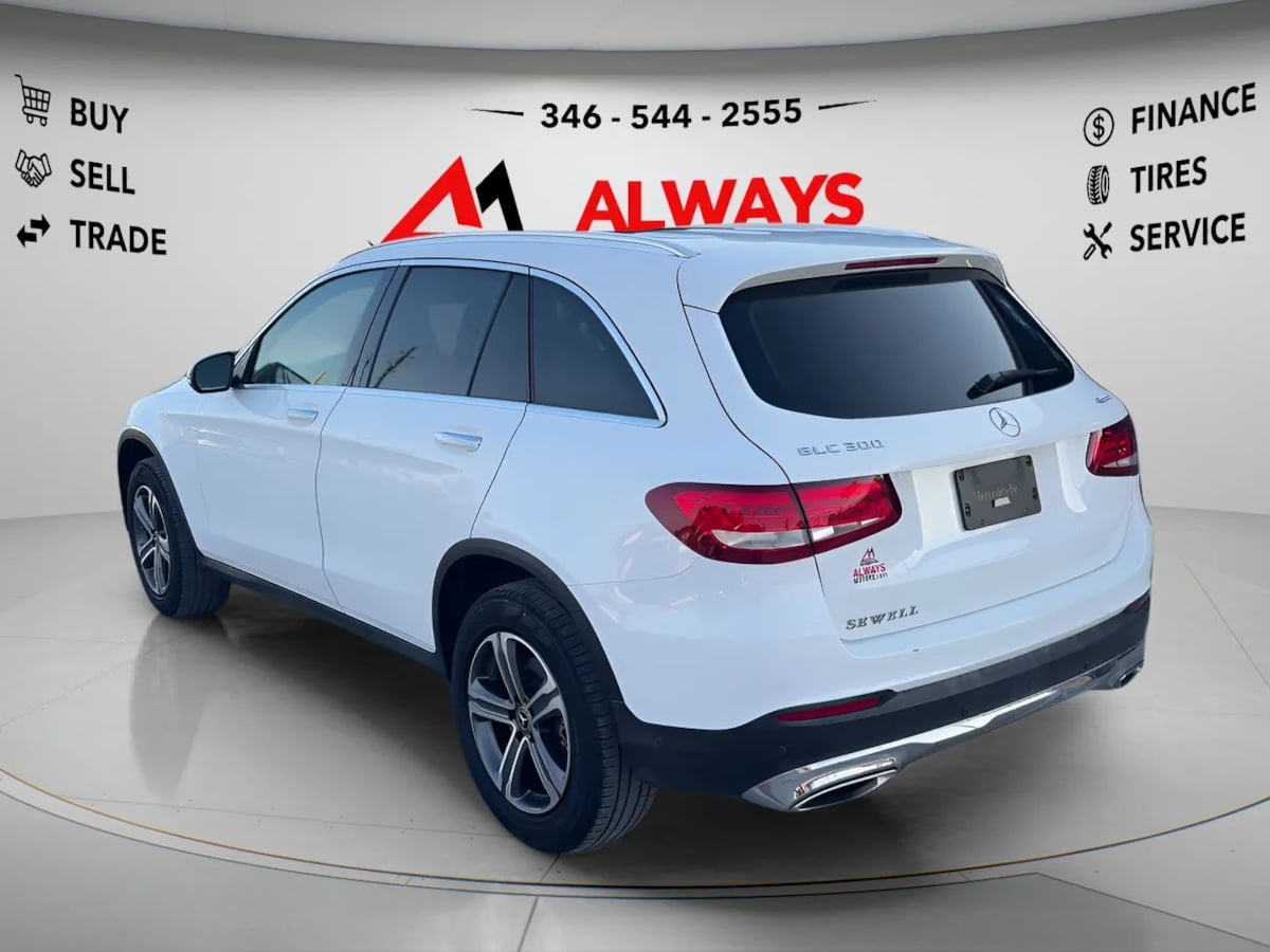 Photo 7 of this Mercedes-Benz GLC 300