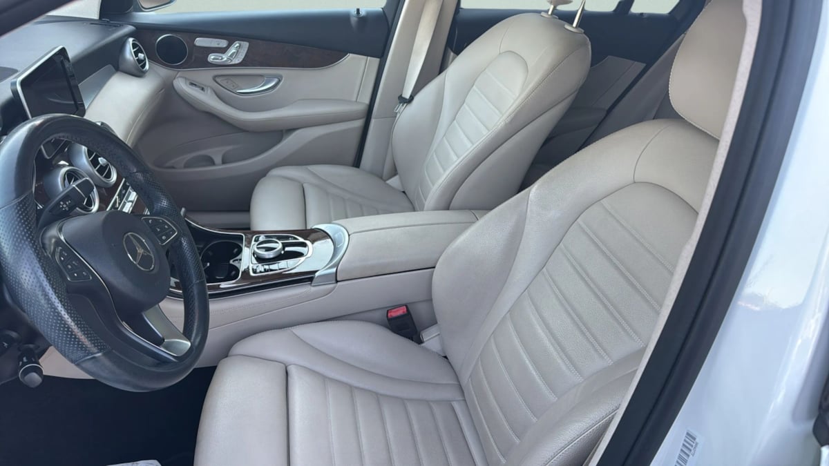 Photo 9 of this Mercedes-Benz GLC 300