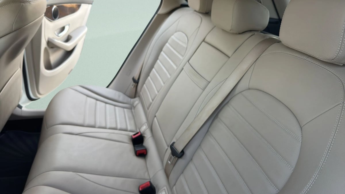 Photo 20 of this Mercedes-Benz GLC 300