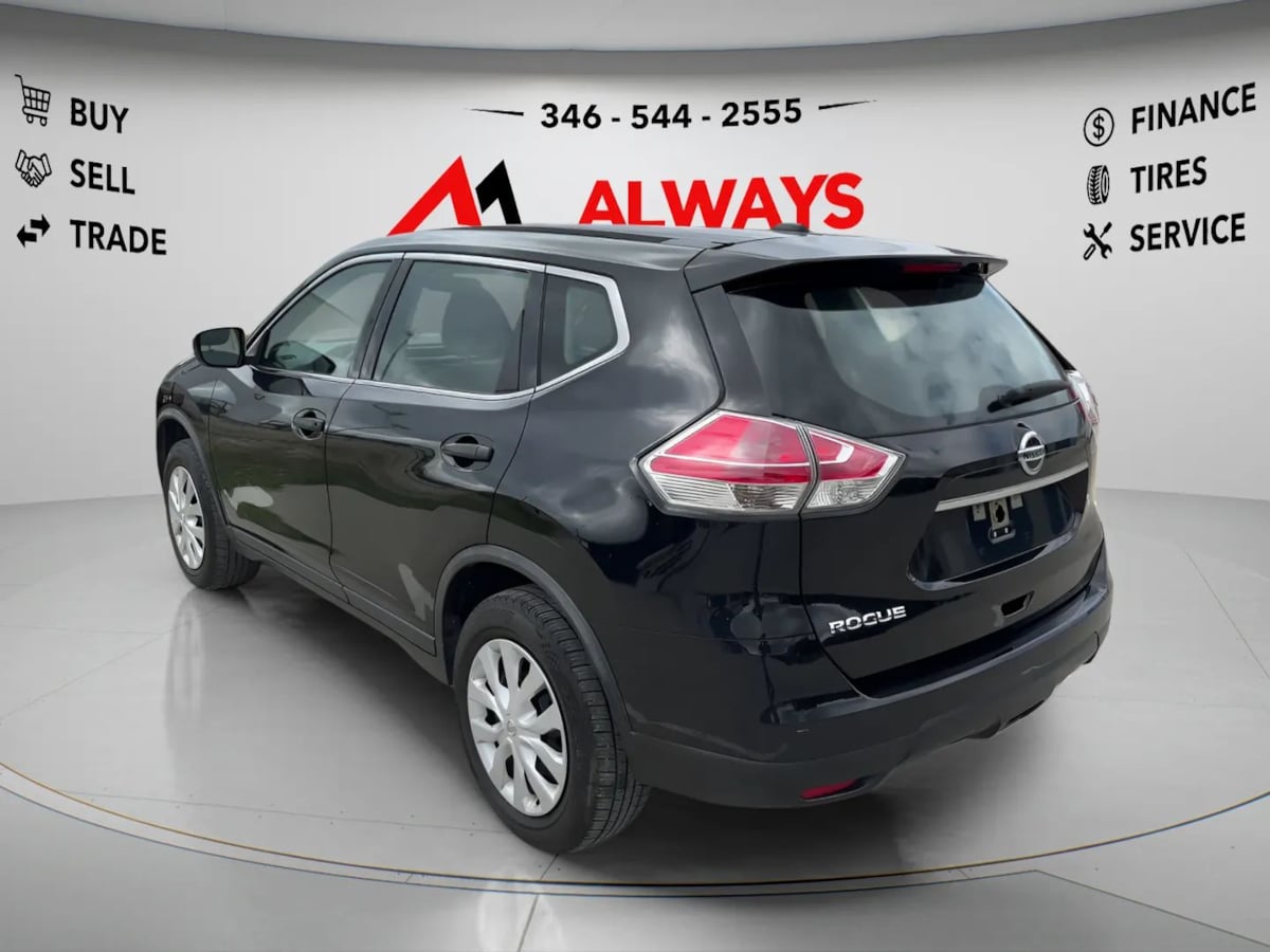 Photo 7 of this Nissan Rogue