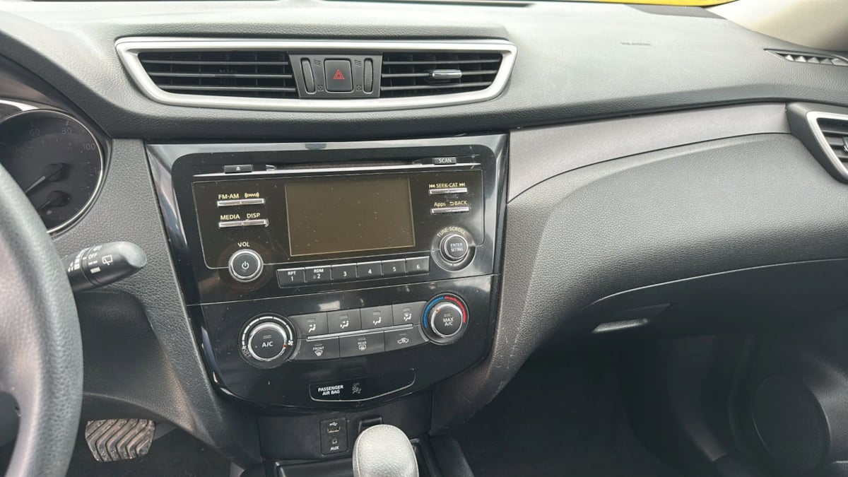 Photo 12 of this Nissan Rogue
