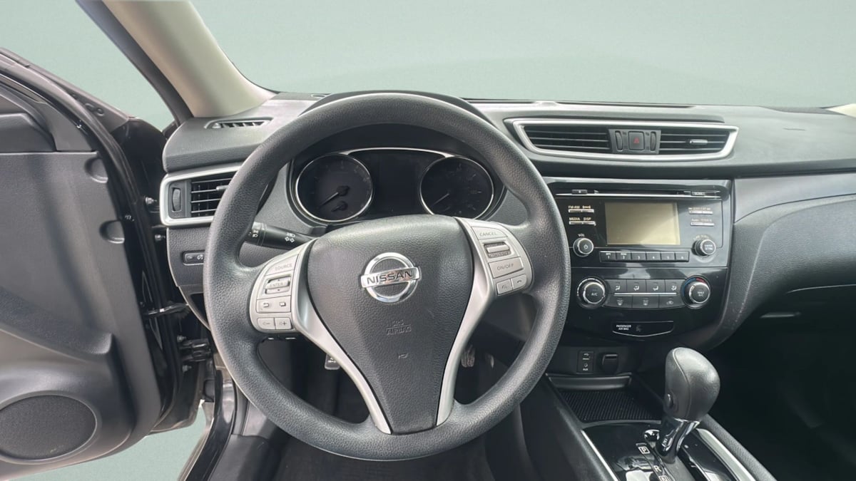Photo 13 of this Nissan Rogue
