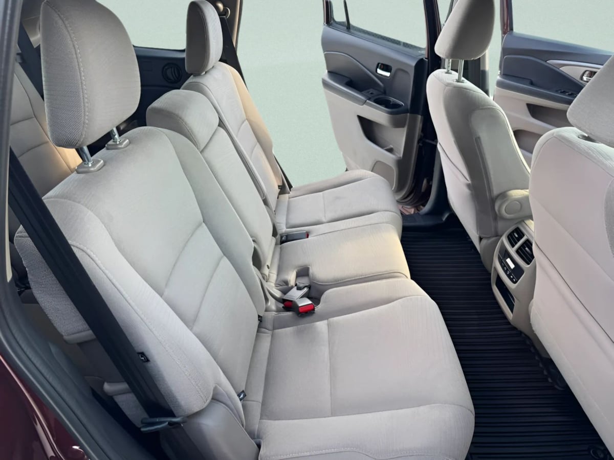 Photo 9 of this Honda Pilot